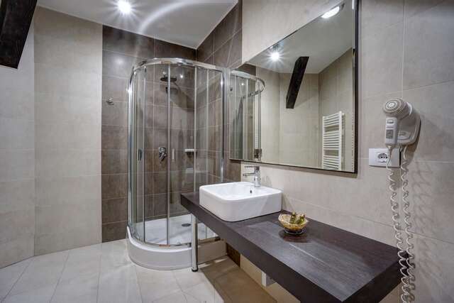 Отель Hotel Ave Lux Брашов-12