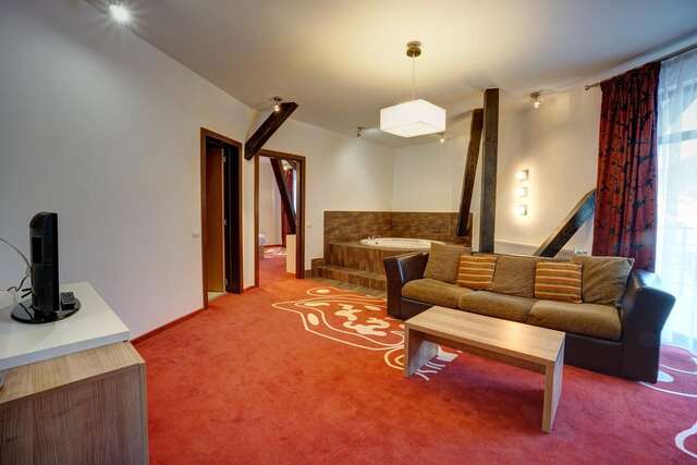 Отель Hotel Ave Lux Брашов-17